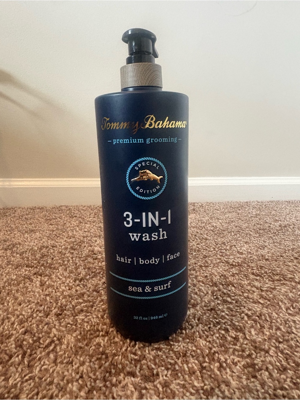 Tommy Bahama 3-in-1 Wash in Navy with Gold Accents